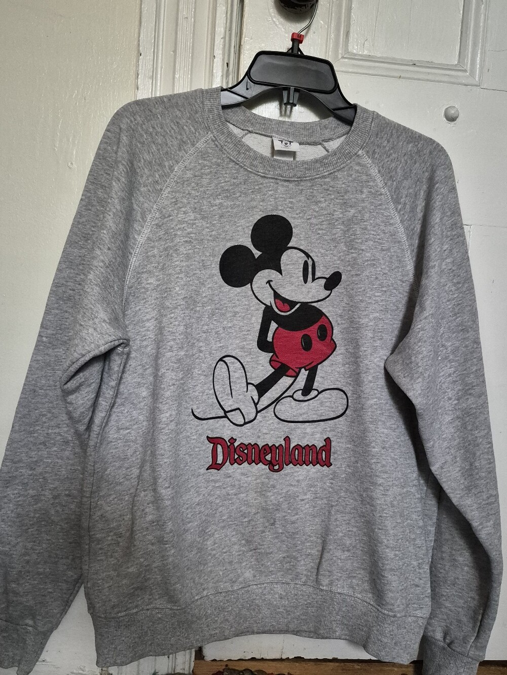 GENUINE Unisex MEDIUM Disneyland Grey Mickey Mouse Sweatshirt - Classic Graphic